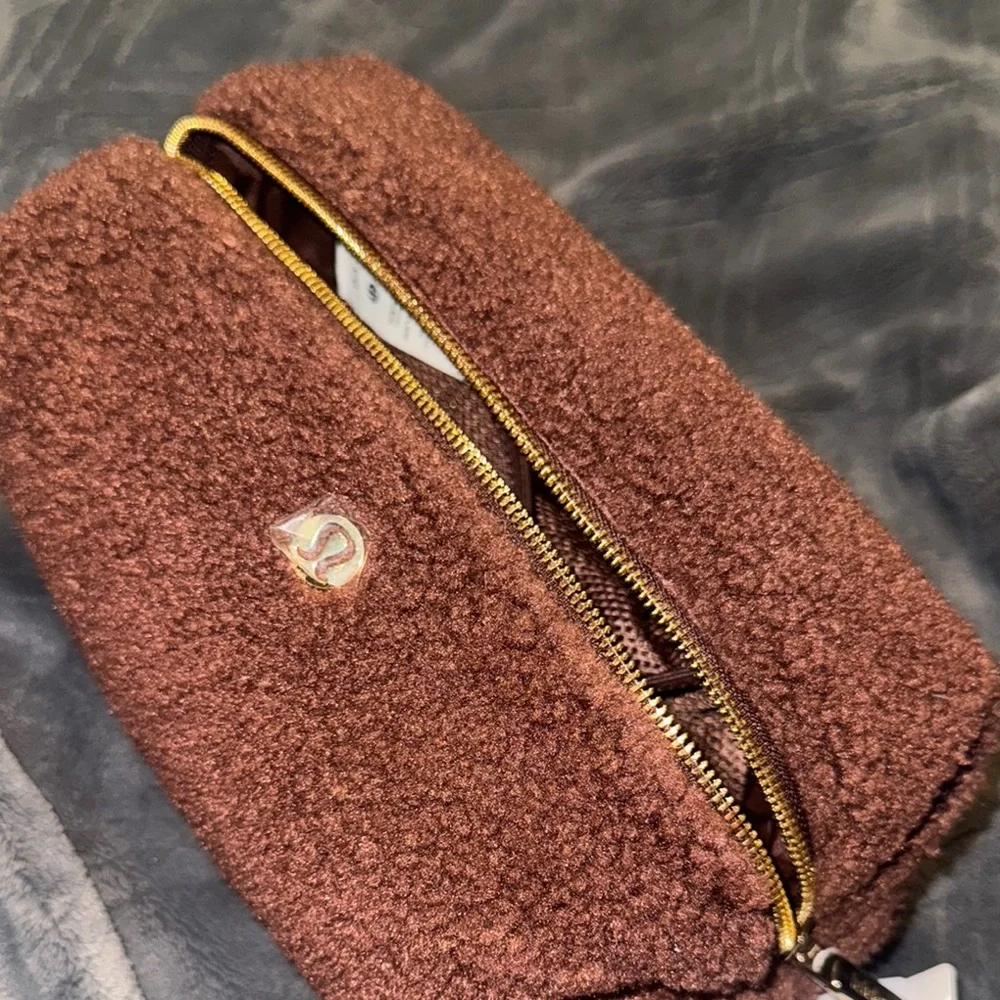 Lululemon Feeling Ready Fleece Pouch
